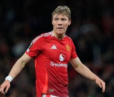 罗体：罗马租借弗格森担任替补，若多夫比克离队会尝试求购霍伊伦