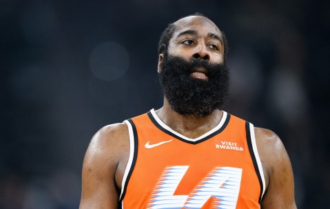 开云体育APP下载-下半场能回暖吗？哈登上半场13中3&amp;三分8中1 仅得10分4助攻